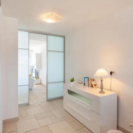Le Chantilly-1 By Interhome *